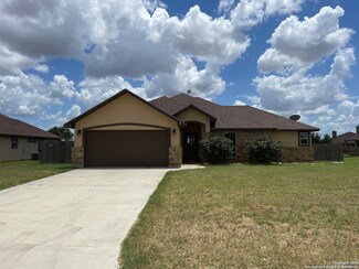 1737 Vista View Dr, Pleasanton, TX 78064