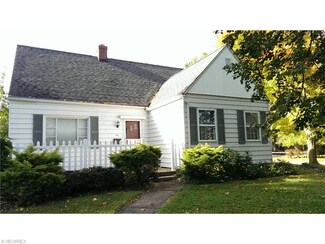 49 S Pershing Ave, Akron, OH 44313
