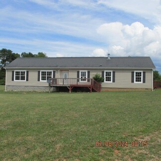 516 Farmer Ln, Vinton, VA 24179