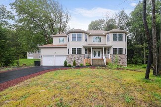 2150 Pine Valley Dr, Tobyhanna, PA 18466