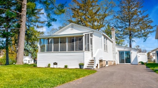 33945 N Lake Rd, Grayslake, IL 60030