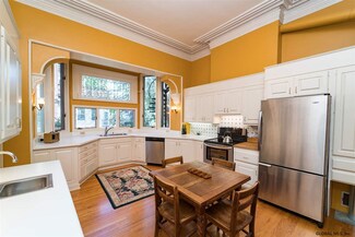 223 Lancaster St, Albany, NY 12210