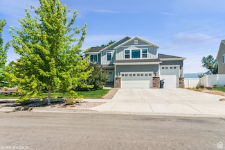 2086 White Pine Dr, Syracuse, UT 84075