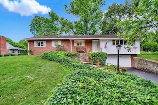 5961 Crittenden Dr, Cincinnati, OH 45244