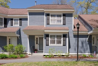 49 Heritage Dr Unit 49, Whitinsville, MA 01588