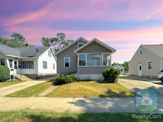 380 W 17th St, Holland, MI 49423
