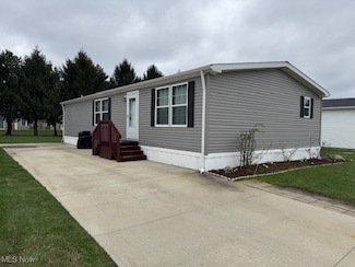 599 Sandtrap Cir, Painesville, OH 44077