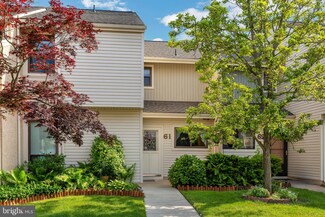 61 Viburnum Ln, Mount Laurel, NJ 08054
