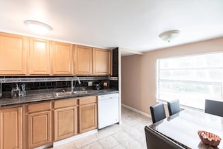 560 James Ct, North Fort Myers, FL 33917