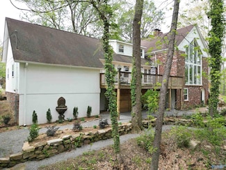 1204 Chickasaw Cir NW, Hartselle, AL 35640