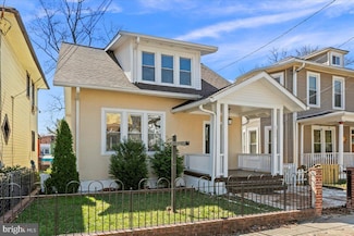 3209 Perry St, Mount Rainier, MD 20712