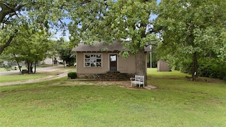 814 S Highland St, Ada, OK 74820