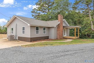 1125 White Oak Rd, Albertville, AL 35950