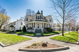 1100 8th St, Highland, IL 62249