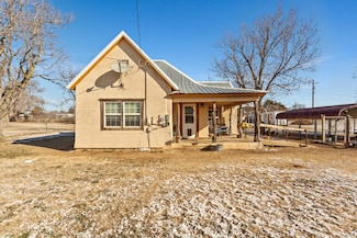 201 Seventh St, McLean, TX 79057