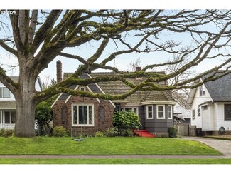 7540 N Chautauqua Blvd, Portland, OR 97217