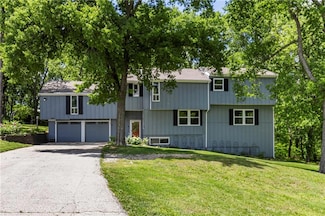 13330 Waverly Rd, Olathe, KS 66061