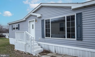 40 Dallas Dr, Grantville, PA 17028