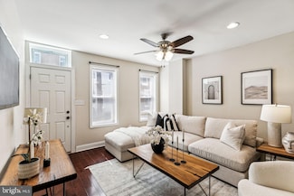 435 Daly St, Philadelphia, PA 19148