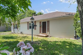 14 East Ave, Atlantic Highlands, NJ 07716
