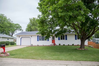 216 W Valley St, Dodgeville, WI 53533