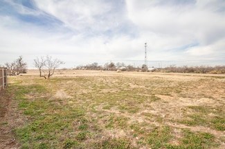 329 Mesa Dr, Buffalo Springs, TX 79404