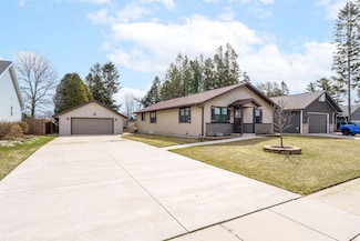 1831 E Spruce Dr, Manitowoc, WI 54220