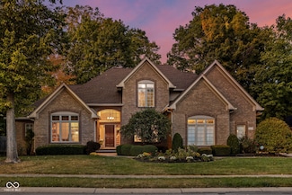 5826 Dawnwood Dr, Carmel, IN 46033