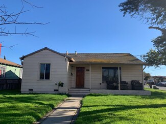 1200 Circle Dr, Salinas, CA 93905