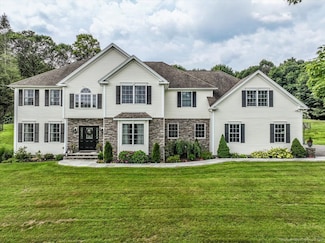 55 Country Woods Ln, Southbury, CT 06488