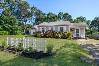 135 Pine Knoll Ave, Chatham, MA 02633