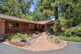 16 Simpson Dr, Walnut Creek, CA 94596