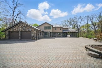 69 Mount Pleasant Rd, Columbia, NJ 07832