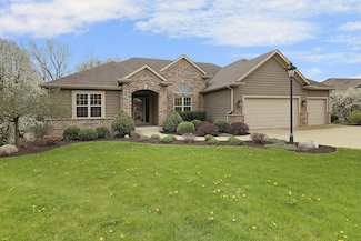 8695 Chaucer Cir E, Bristol, WI 53104