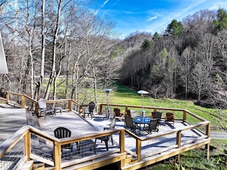 2201 Pigeon Roost Rd, Green Mountain, NC 28740