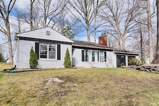 638 S Superior St, Angola, IN 46703