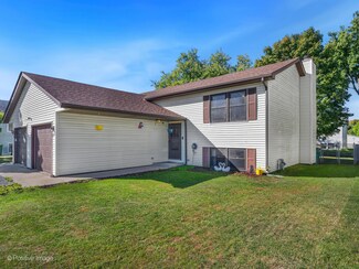 644 Swan Dr Unit 4, Grayslake, IL 60030