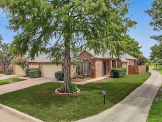 8909 Edinburgh Ln, Rowlett, TX 75089