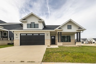 3669 Vintage Ln, Dubuque, IA 52002