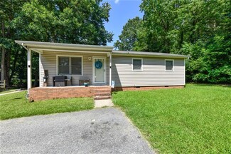 2004 Hummingbird Ct, High Point, NC 27265
