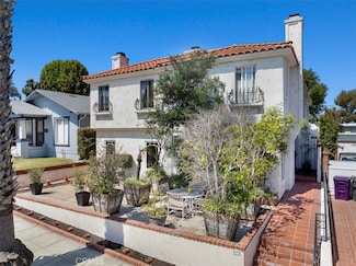 377 Roycroft Ave, Long Beach, CA 90814