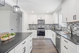 208 MacNew Ln, Grants Pass, OR 97527