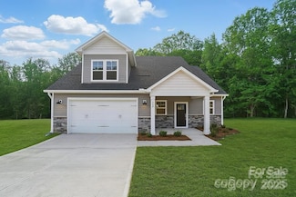 908 Westminster Dr, Statesville, NC 28677
