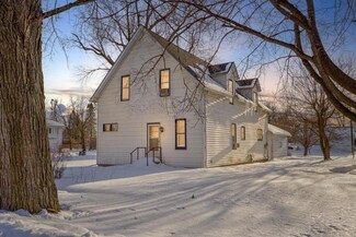 342 12th St, Heron Lake, MN 56137