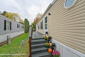 28 Matthew Dr Unit 28, Castleton-On-hudson, NY 12033