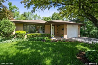1865 Bosworth Ln, Northfield, IL 60093