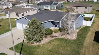 4718 Maltby St, Bismarck, ND 58503