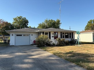 933 Rudy Ave, Mattoon, IL 61938