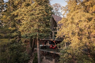 161 Rocky Point Rd, Lake Arrowhead, CA 92352