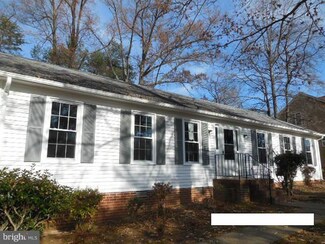 611 Winterberry Dr, Fredericksburg, VA 22405
